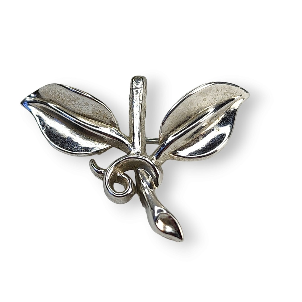 Vintage Silver Tone Leaf and Stem Trifari Brooch Pin